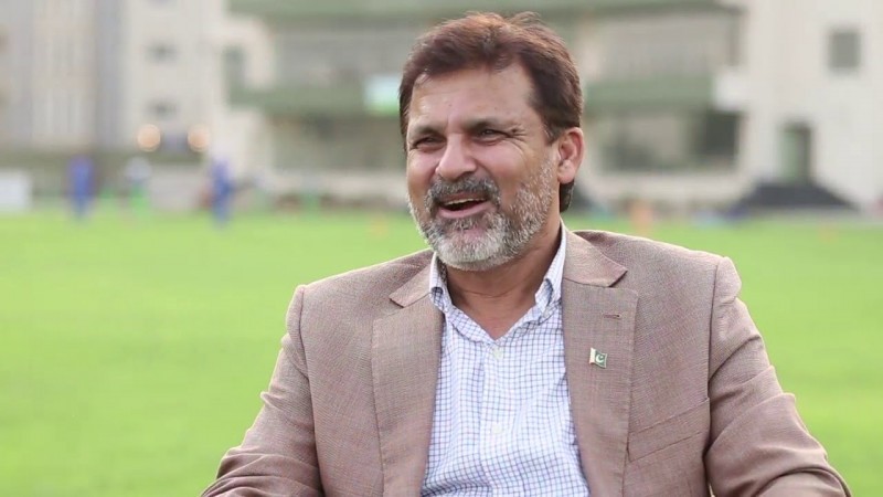 Moin Khan - Age, Education, Score and Stats