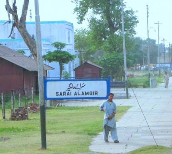 Sarai Alamgir Railway Station