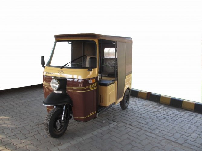 Sazgar Deluxe Mini Cab rickshaw