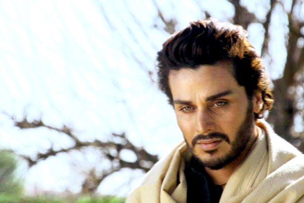 Ahsan Khan wins hearts with new video