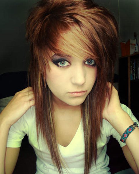 10 Beautiful Emo Hairstyles For Girls - Uneven Cuts