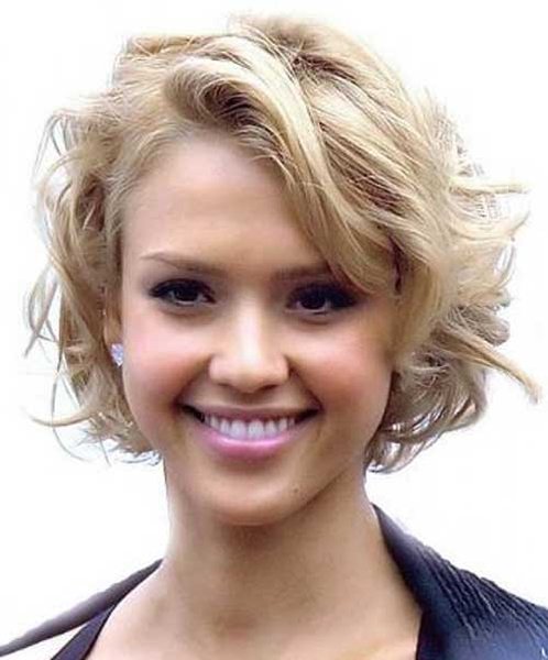 50 Simple Curly Hairstyles You Can Do In 10-Minutes-Cute Curls to Short Hair
