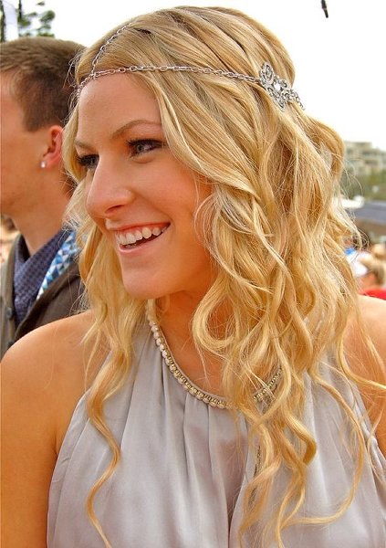 50 Simple Curly Hairstyles You Can Do In 10-Minutes-Flawless Bohemain Braided Head Chain