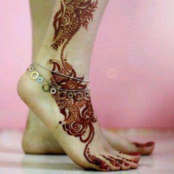 20 Simple Mehndi Designs For Feet-Red Floral Mehndi Design