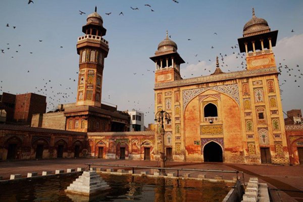 Top 10 Places To Visit In Lahore-Masjid Wazir Khan