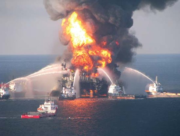 10-most-horrific-man-made-disasters-in-history-eye-catching-deep-water-horizon-bp-oil-spill-disaster
