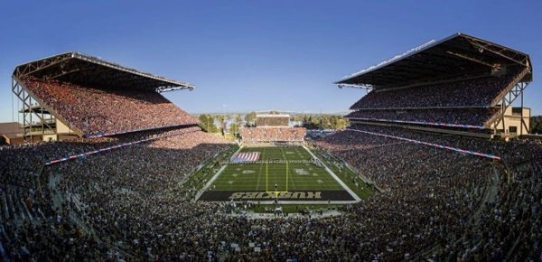 10-most-loudest-college-football-stadiums-husky-stadium