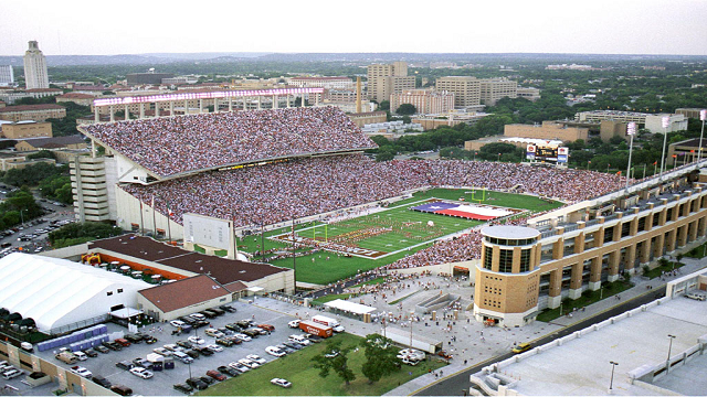 10-most-loudest-college-football-stadiums-texas-memorial-stadium