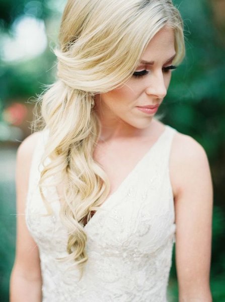 12 Summer Bridal HairStyles For Women-Pretty Soft Curls Hairtyle