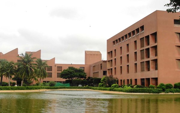 Top 10 Universities In Pakistan For Medical_Aga Khan University, Karachi