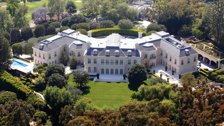 10 Beautiful and Huge Mansions In The World