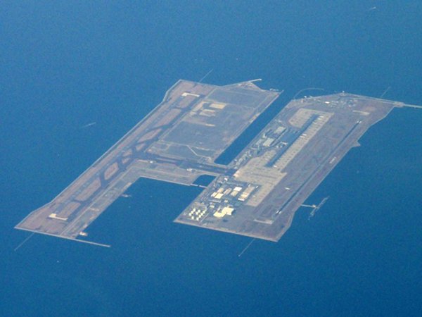 Top 10 Most Dangerous Airports In The World-Kansai International Airport, Japan