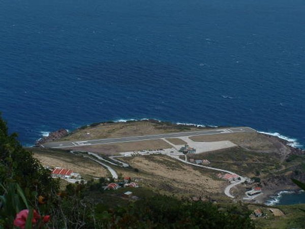 Top 10 Most Dangerous Airports In The World-Saba Airport