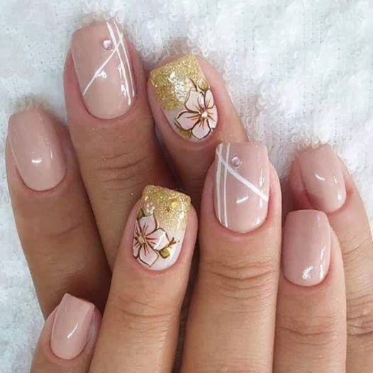 Top 12 Simple Nail Designs For Short Nails - Nude Color Floral Nail Art Design